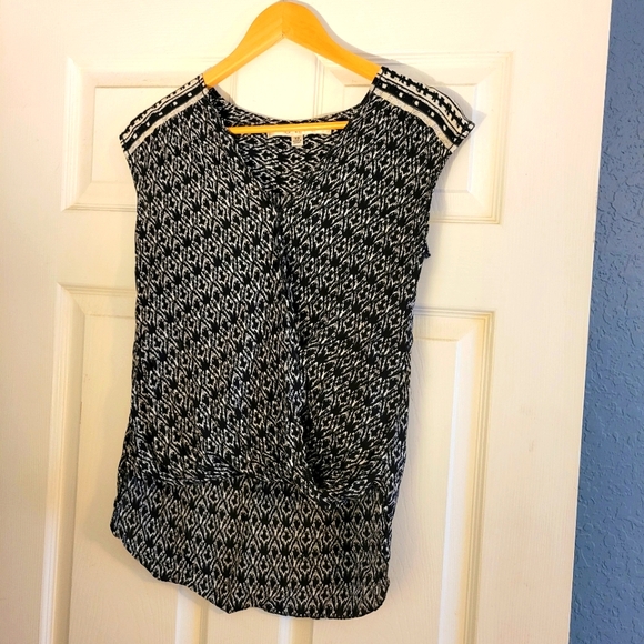 Max Studip Black & White Abstract Print Blouse Size Xtra Small Short Sleeves - Picture 2 of 10